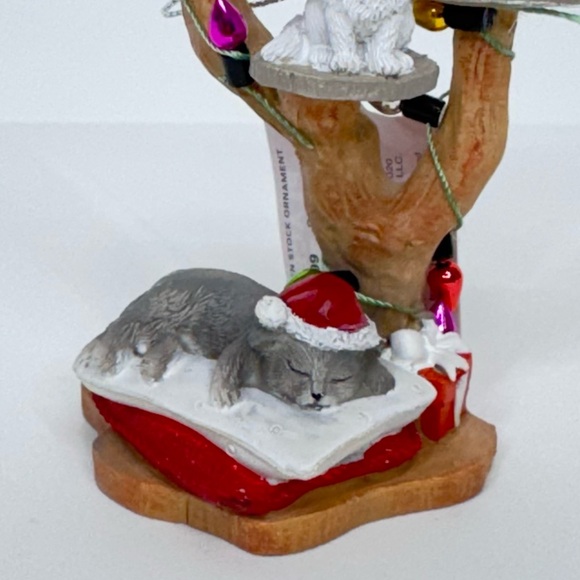 Cat Tower Christmas Tree Ornament 3 Gray & White Sleeping Colored Bulb Tiered - Picture 6 of 13